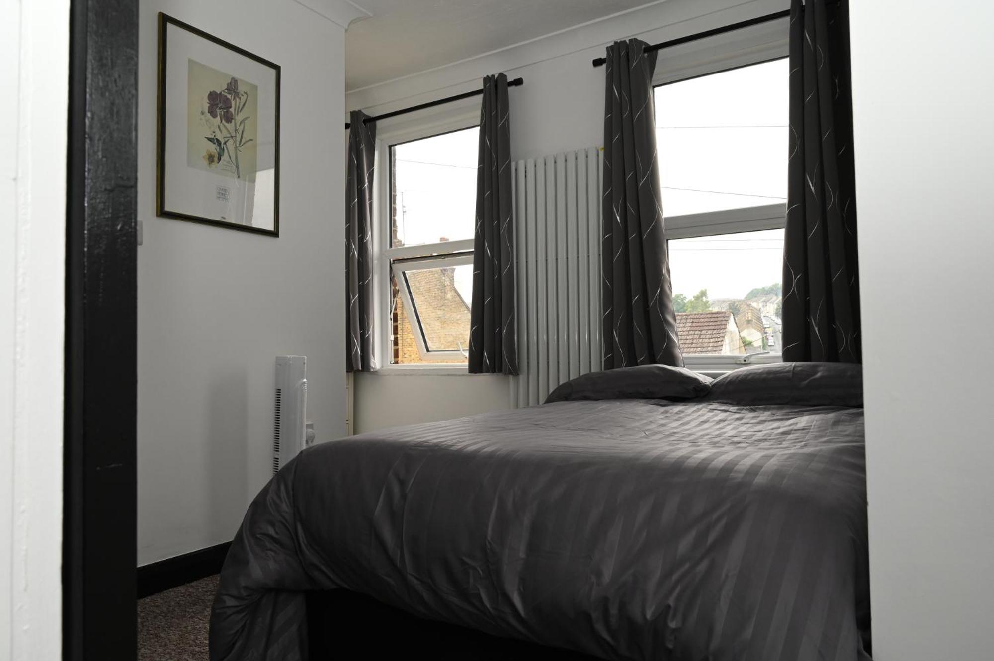 Cozy Luton Chatham (Kent)